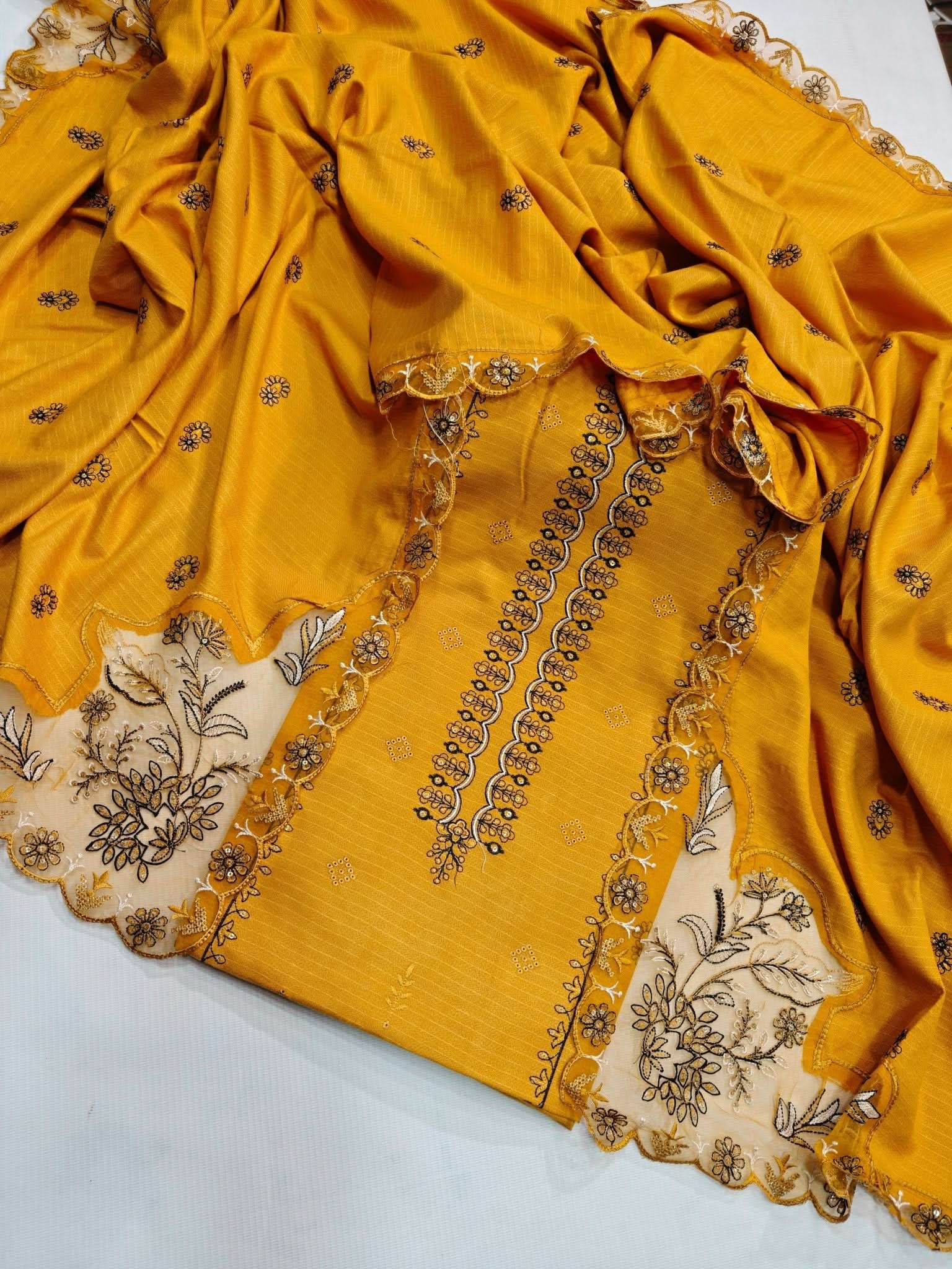 Dhanak Bana Dora Embroidered 3 PC - Memon Clothes